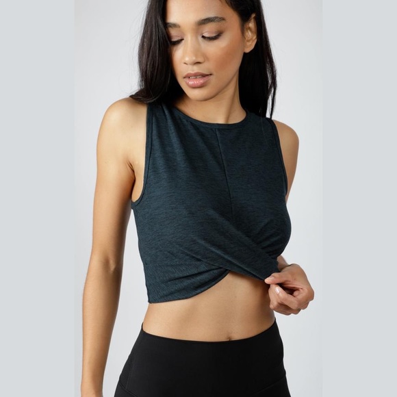 NWT Yogalicious Lux Soft Cropped Workout Tank Top - Picture 6 of 6